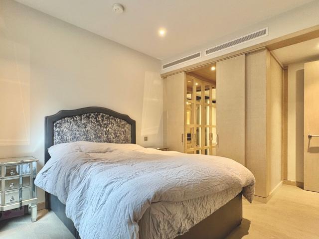2 bedroom flat to rent on Viaduct Gardens, London