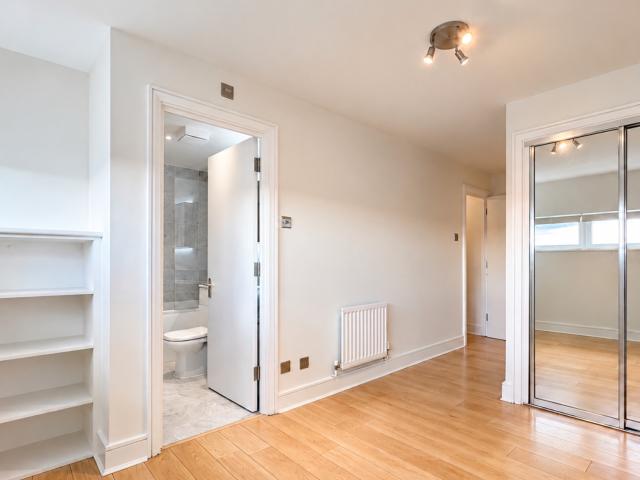 2 bedroom flat to rent on Wells Street, London