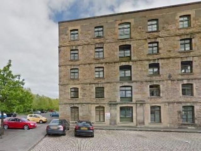 2 bedroom flat to rent at Commercial Street, Edinburgh