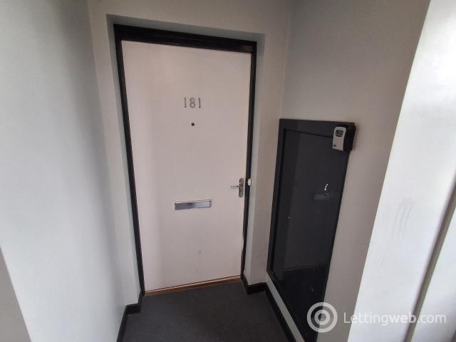 2 Bedroom Flat to Rent at