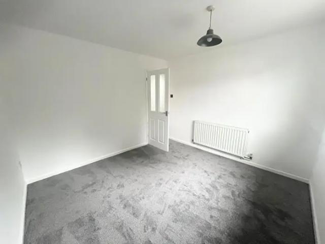 2 Bedroom Flat To Rent In Market Place, Whitwick, LE67