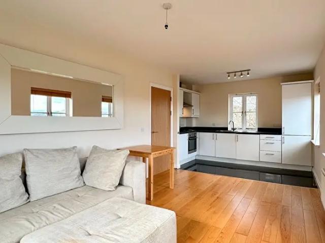 2 Bedroom Flat To Rent In Meadow Bank, Llandarcy, SA10