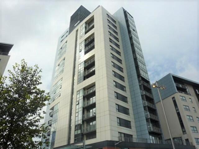 2 Bedroom Flat To Rent In Meadowside Quay Square, Glasgow, G11