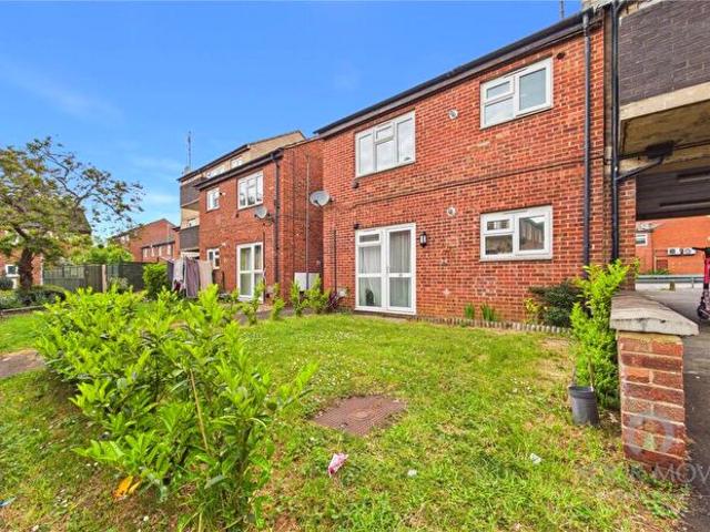 2 Bedroom Flat To Rent In Melbourne Walk, Northampton, Northamptonshire, NN1