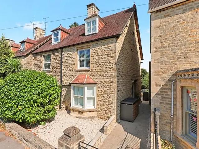2 Bedroom Flat To Rent In Mill Street Witney, OX28