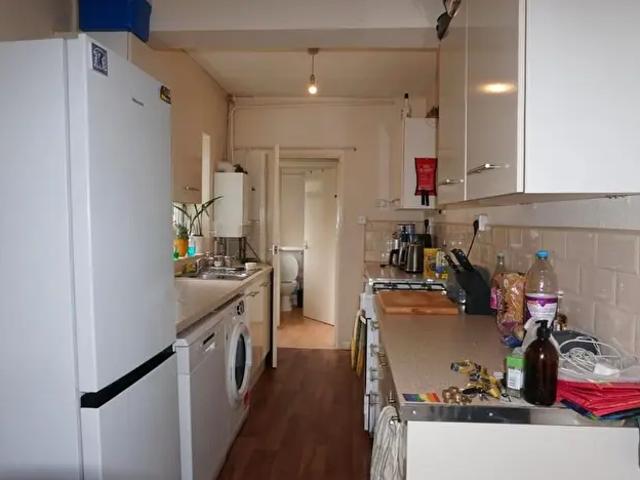 2 Bedroom Flat To Rent In Montpelier Road, Nottingham, NG7