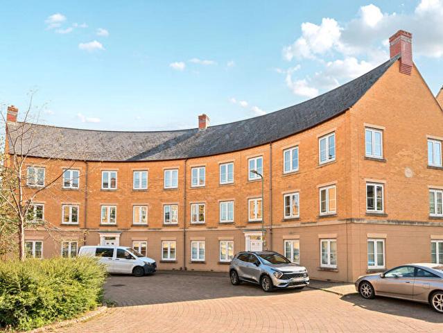 2 Bedroom Flat To Rent In New Bridge Street, Witney, Oxfordshire, OX28