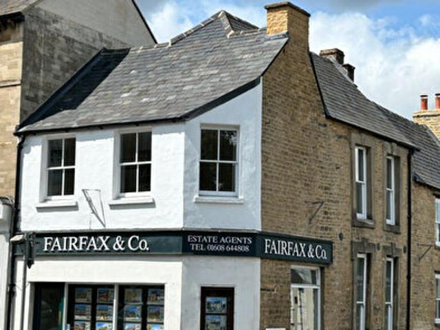 2 Bedroom Flat To Rent In New Street, OX7