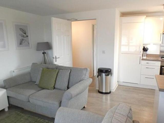 2 Bedroom Flat To Rent In Northwood Close, Glasgow, G43