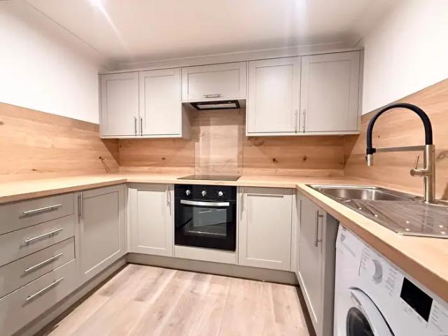 2 Bedroom Flat To Rent In Otago Street, Glasgow, G12