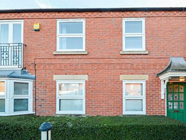 2 Bedroom Flat To Rent In Oakfields Road, West Bridgford, Nottingham, Nottinghamshire, NG2