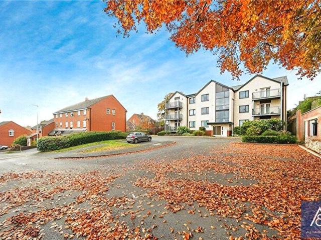 2 Bedroom Flat To Rent In Old Brewery Walk, Brackley, NN13