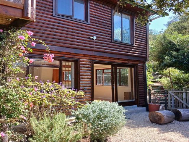 2 Bedroom flat to rent in Old Place, Knysna