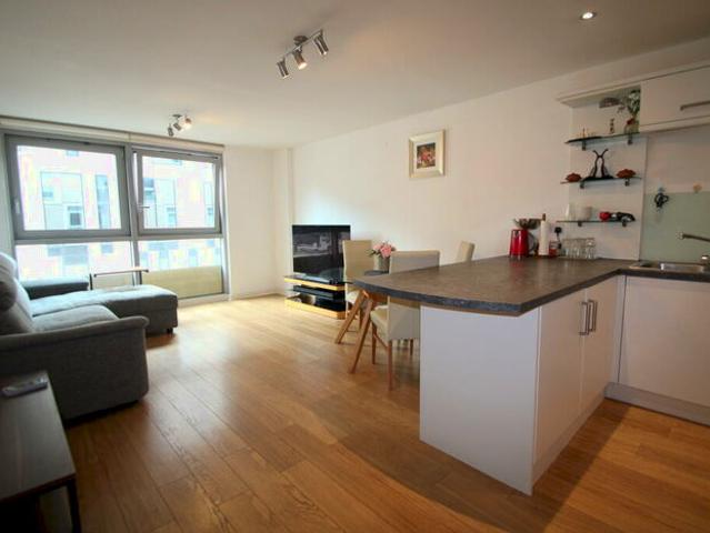 2 Bedroom Flat To Rent In Albion Street, Merchant City, G1