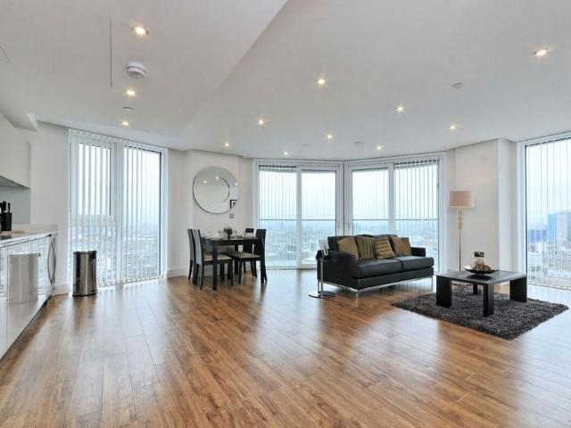 2 bedroom flat to rent in Aldgate, E1
