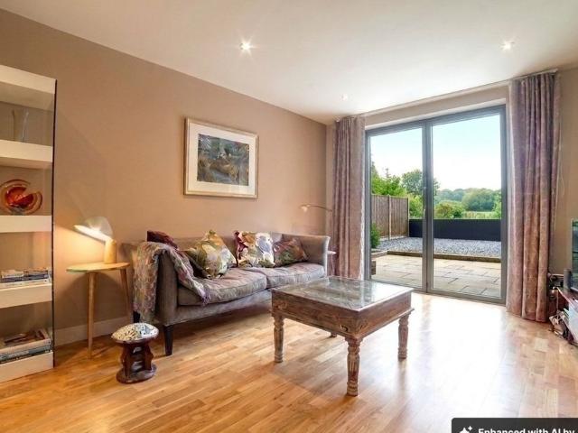 2 Bedroom Flat to Rent in Arc House, 16 Maltby Street, London, SE1