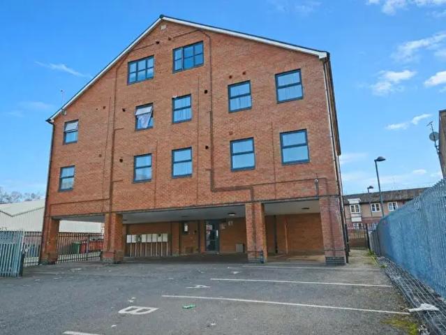 2 Bedroom Flat To Rent In Ash Street, Northampton, NN1