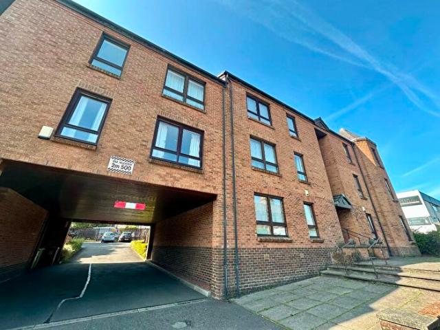 2 Bedroom Flat To Rent In, Busby Road, P25