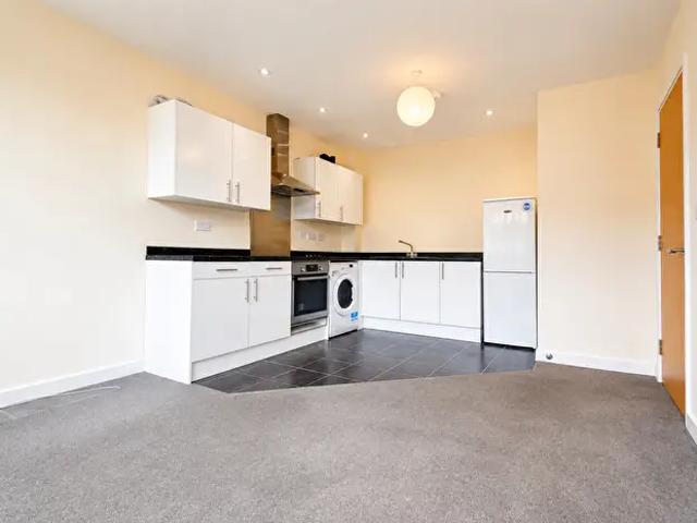2 Bedroom Flat To Rent In Burleys Way, Leicester, LE1