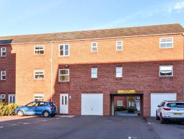 2 Bedroom Flat To Rent In Banbury, Oxfordshire, OX16