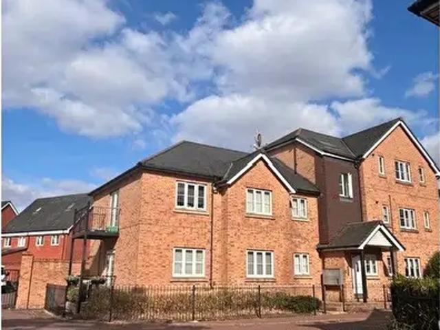2 Bedroom Flat To Rent In Barland Way, Aylesbury, HP18
