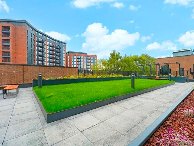 2 Bedroom Flat To Rent In Beacon Place, Bletchley, Milton Keynes, MK2