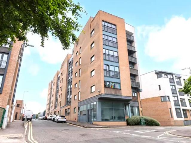 2 Bedroom Flat To Rent In Bell Street, Glasgow, G4