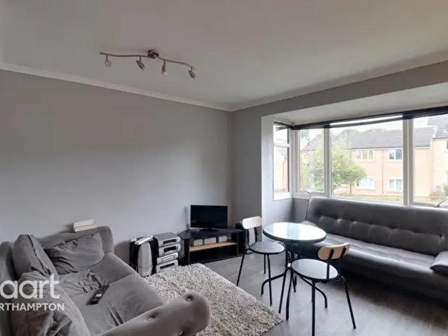 2 Bedroom Flat To Rent In Bern Links, Northampton, NN4
