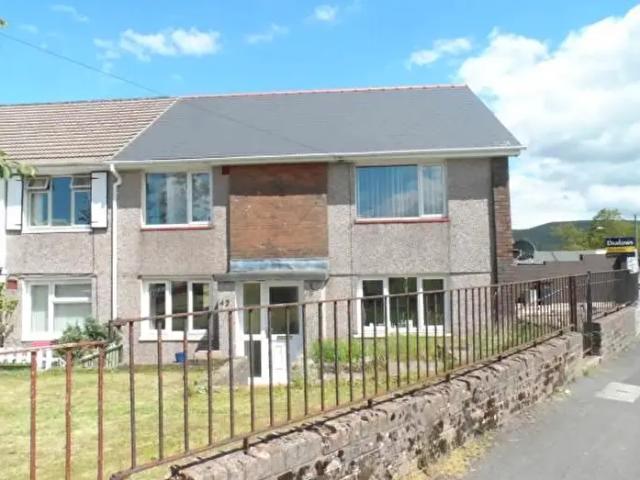 2 Bedroom Flat To Rent In Brynteg Terrace, Ebbw Vale, NP23