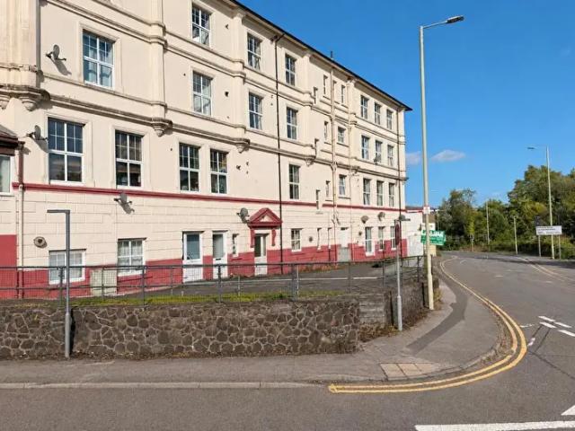 2 Bedroom Flat To Rent In Cwrt Brenin, Mill Street, Pontypridd, CF37