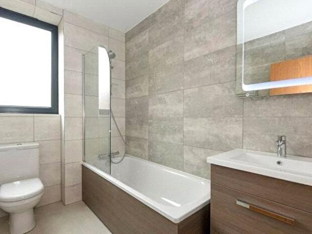 2 Bedroom Flat To Rent In Cambridge Street, Aylesbury, HP20