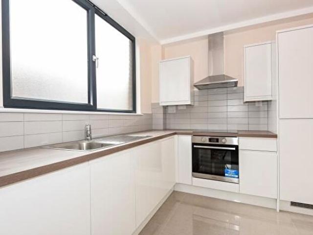 2 Bedroom Flat To Rent In Cambridge Street, Aylesbury, HP20