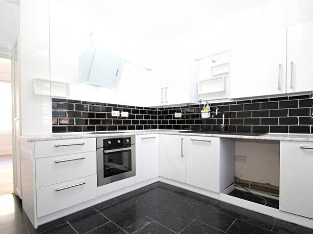 2 Bedroom Flat To Rent In Castle Street, Buckingham, MK18