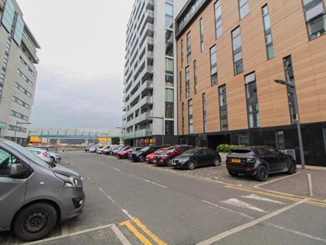 2 Bedroom Flat To Rent In, Castlebank Place, G11