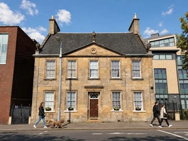 2 Bedroom Flat To Rent In / Charlotte Street, G1
