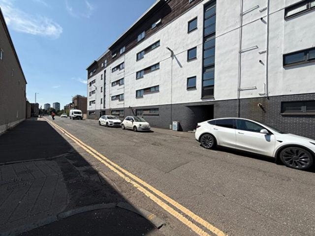 2 Bedroom Flat To Rent In Charlotte Street, G1