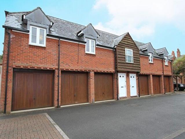2 Bedroom Flat To Rent In Cherwell Court, Britannia Road, Banbury, Oxon, OX16