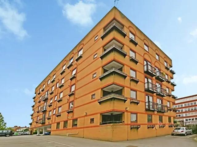 2 Bedroom Flat To Rent In Chiltern House, Oxford Road, Aylesbury, HP19