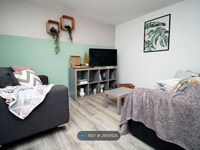 2 Bedroom Flat To Rent In City Centre, Swansea, SA1