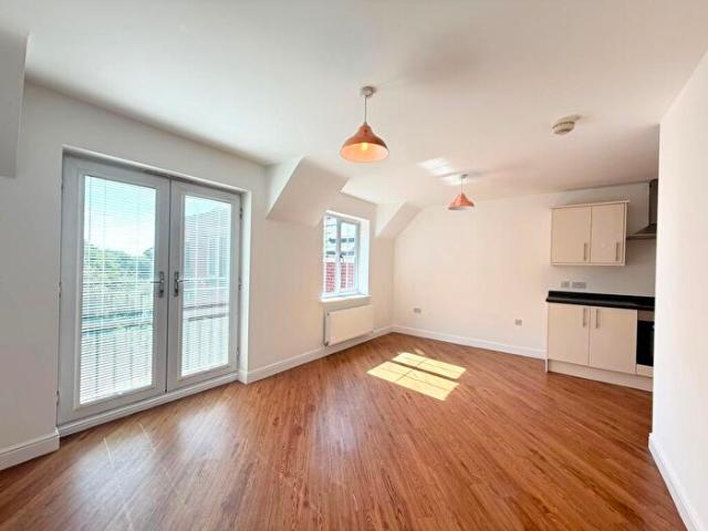 2 Bedroom Flat To Rent In Clementine Drive, Mapperley, NG3