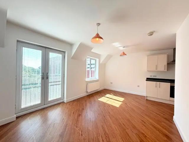 2 Bedroom Flat To Rent In Clementine Drive, Nottingham, NG3
