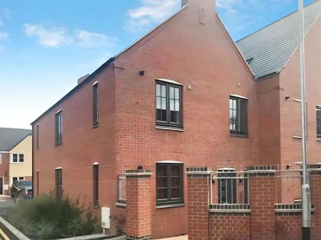 2 Bedroom Flat To Rent In Co Op Close, Barwell, Leicester, Leicestershire, LE9