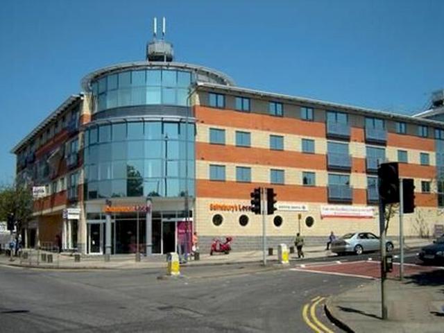 2 Bedroom Flat To Rent In Commodore Court, Bar Lane, Aspley, Nottingham, NG8