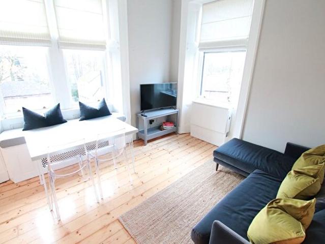 2 Bedroom Flat To Rent In Crown Gardens, Glasgow, G12