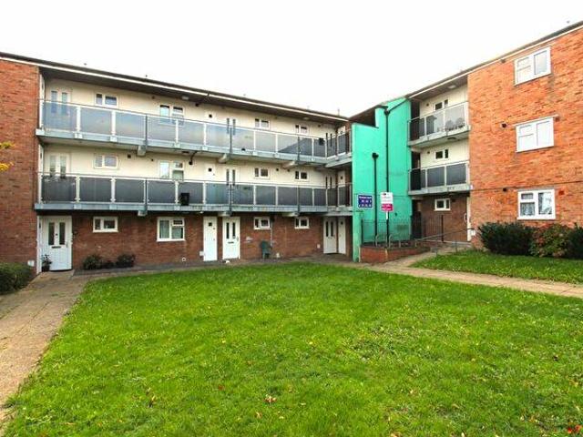 2 Bedroom Flat To Rent In Duncan Court, Wellingborough, NN8