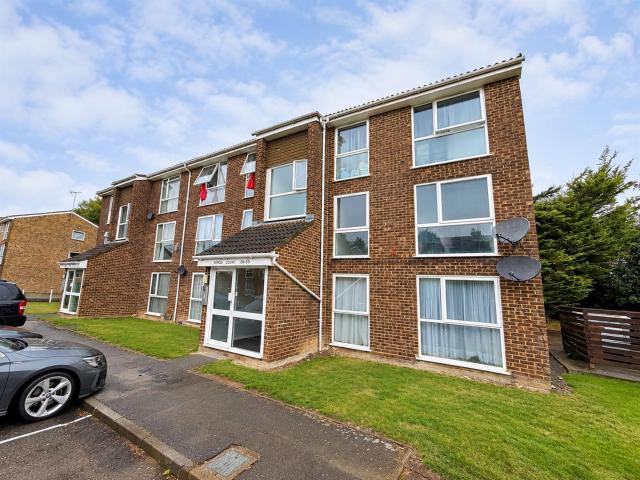 2 Bedroom Flat to rent in Dunstable