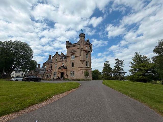 2 Bedroom Flat To Rent In Dalnair Castle, Croftamie, G63
