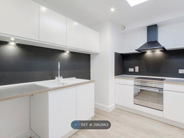 2 Bedroom Flat To Rent In Dalkeith House, Kettering, NN16