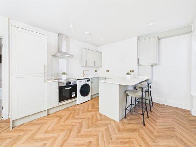 2 Bedroom Flat To Rent In Derby Road, Loughborough Inc Bills Option, LE11