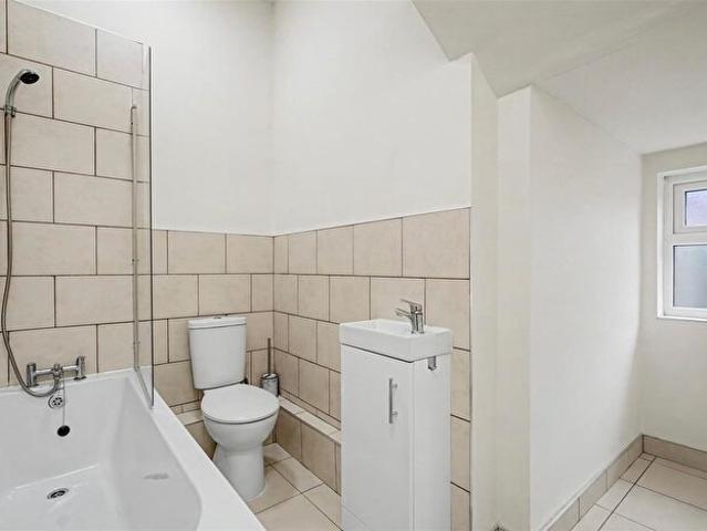 2 Bedroom Flat To Rent In Derby Road, Long Eaton, Nottingham, NG10